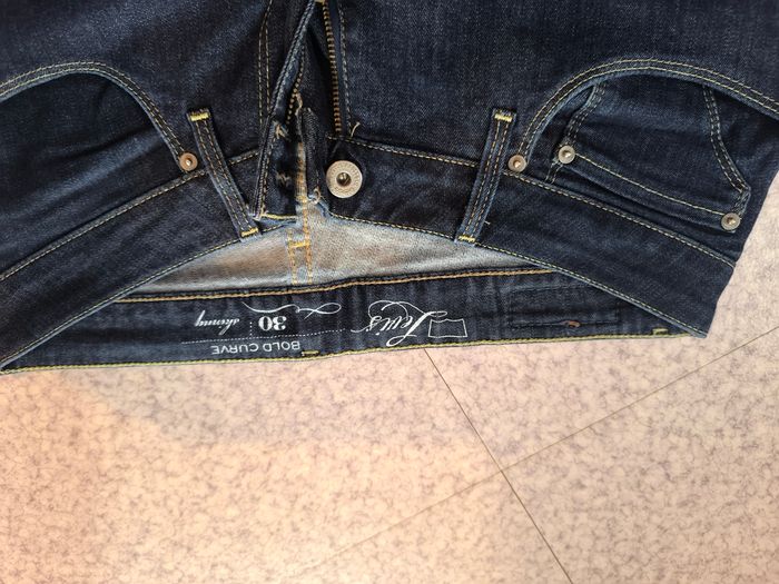 Jeans Diesel et Lewis - photo numéro 2