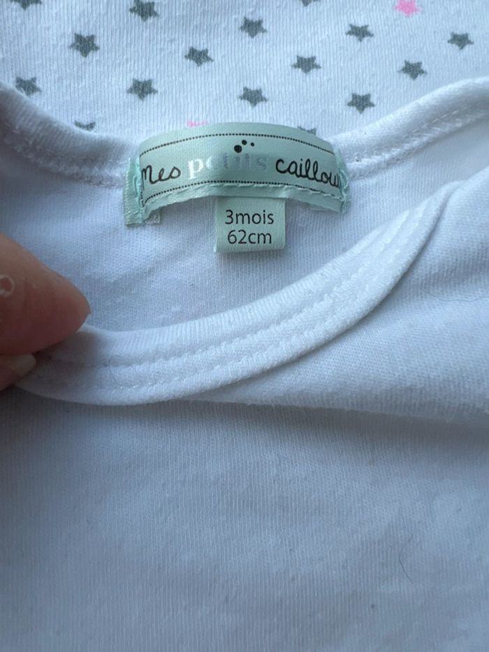 Lot de 4 bodies 3 mois - photo numéro 7