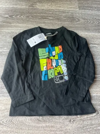 Pull neuf avec etiquette orchestra 5 ans