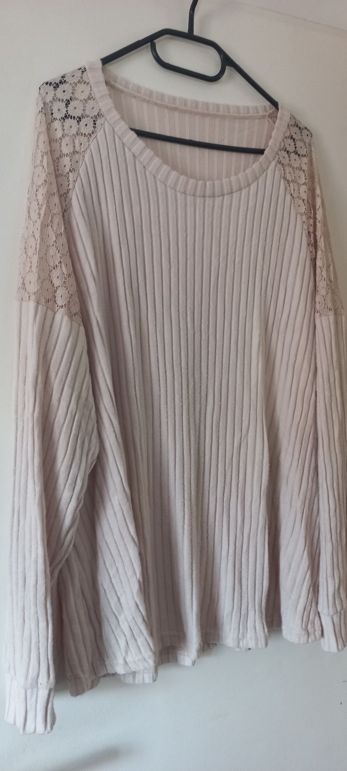 Pull beige épaules dentelle - photo numéro 7