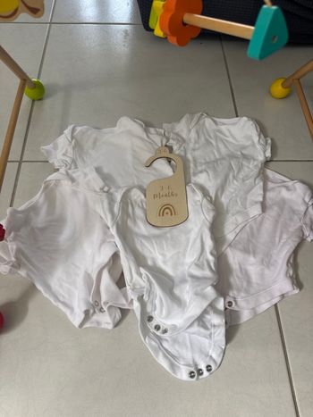 Lot Body Primark 3/6 Mesi