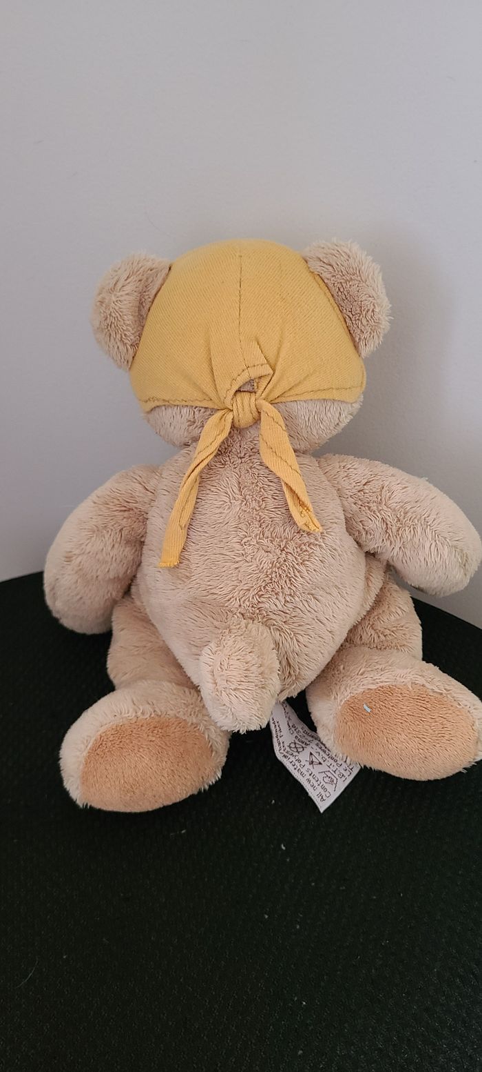 Peluche doudou ours beige ANNA CLUB PLUSH foulard tête abeille jaune - photo numéro 4