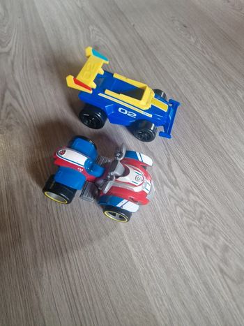 2 véhicules paw patrol