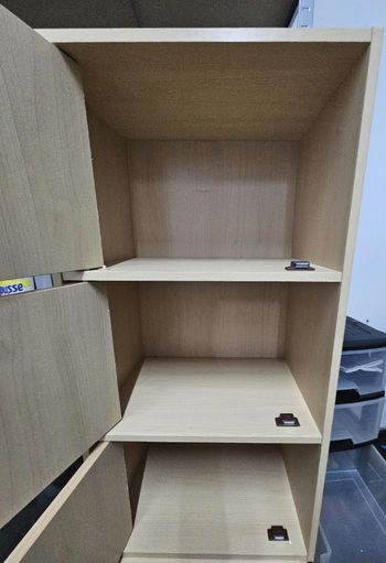 Meuble à 3 portes en bois 