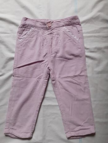 Pantalon rose en velours côtelé