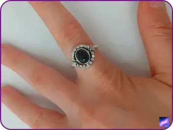 Bague pierre noir ornée de strass en acier inoxydable