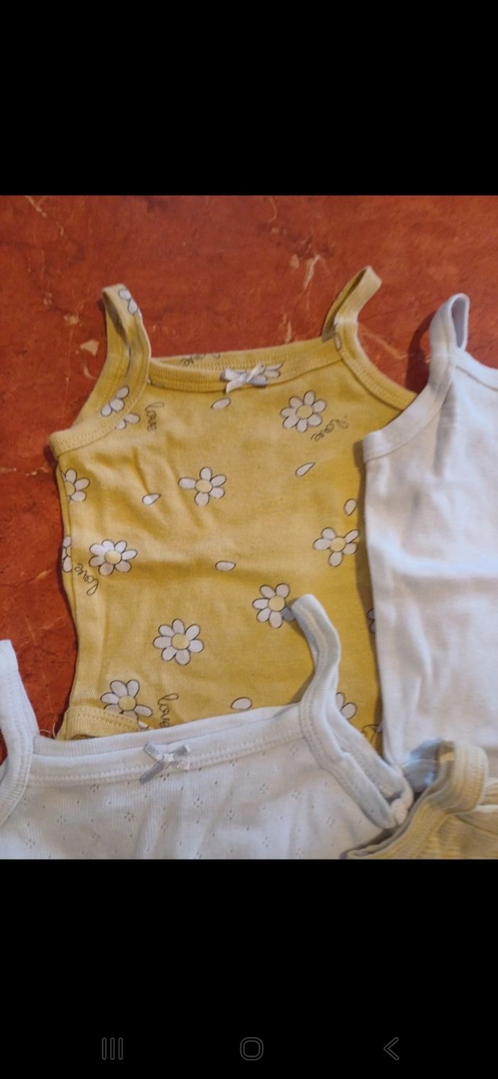 Lot de 4 bodies débardeurs bébé taille 3 mois - photo numéro 2