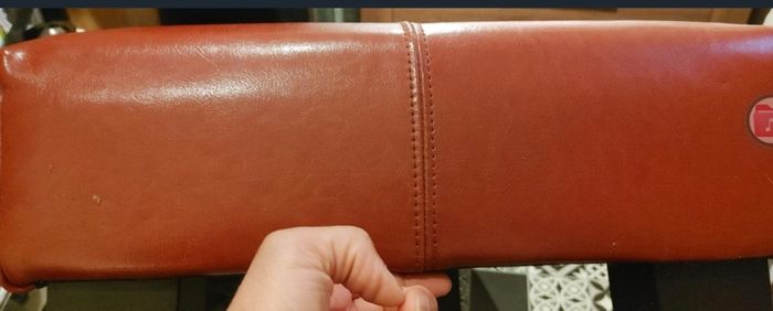 Banc banquette Cuir véritable et bois très bon état Rouge - photo numéro 2