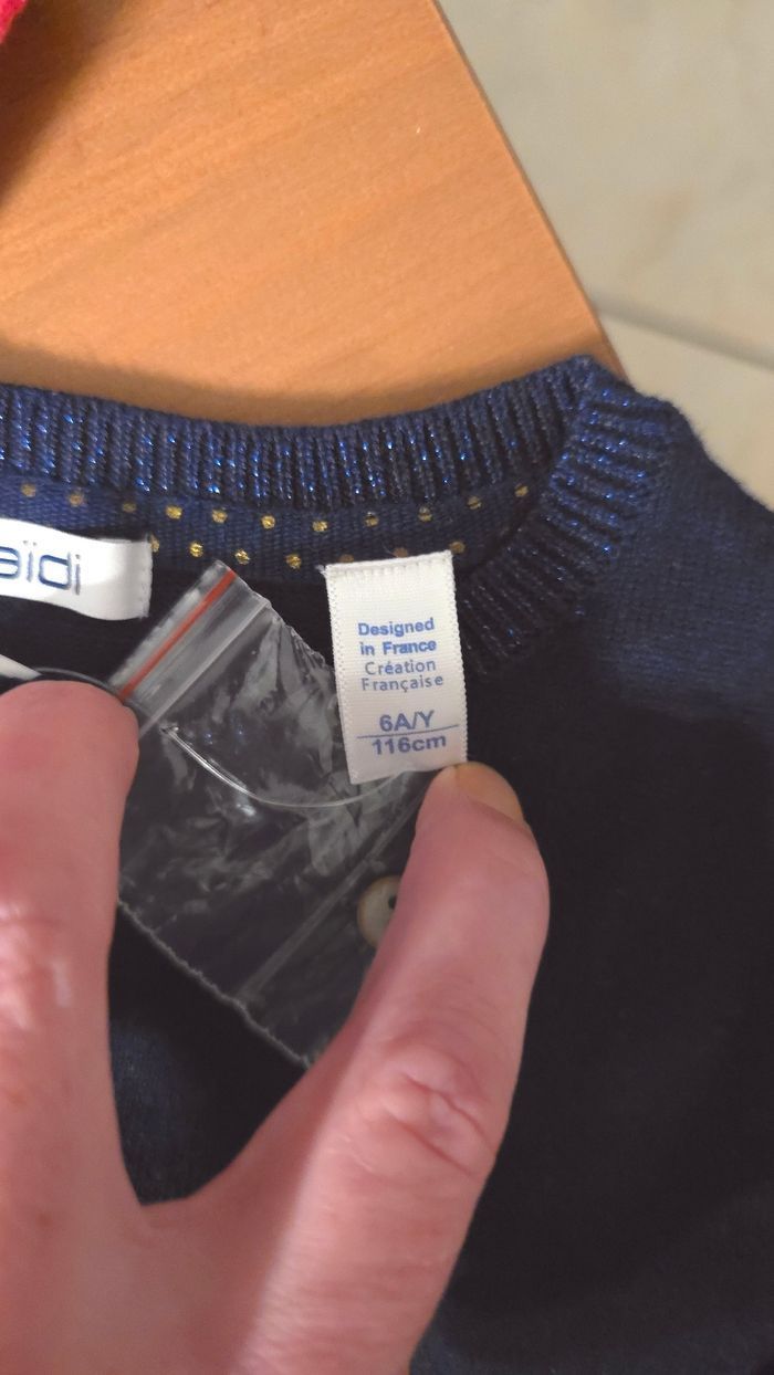 NEUFS (non portés) 🏷🏷🏷🥰🤩 superbe lot gilets 6 ans fille 🥰😍 - photo numéro 6