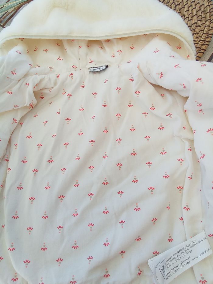 Veste crème en fausse fourrure avec capuche TAO taille 3 ans - photo numéro 3