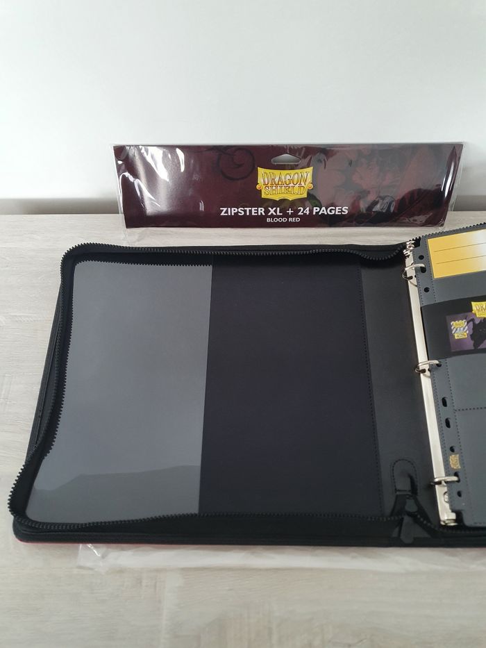 Portfolio Classeur Dragon Shield Zipster XL 576 Blood Red - photo numéro 5