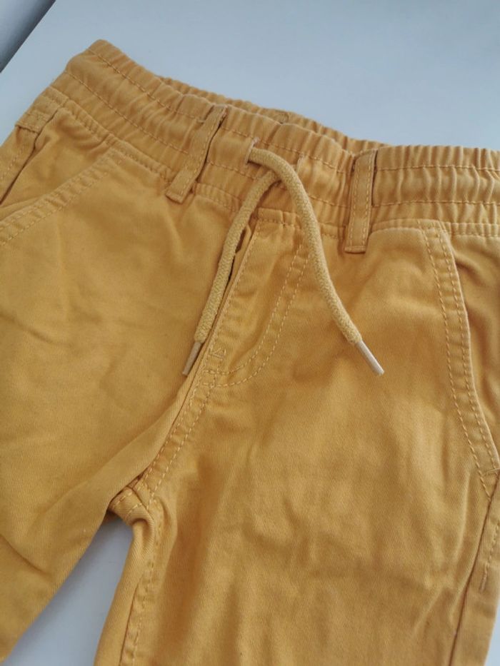 Pantalon jaune - photo numéro 2