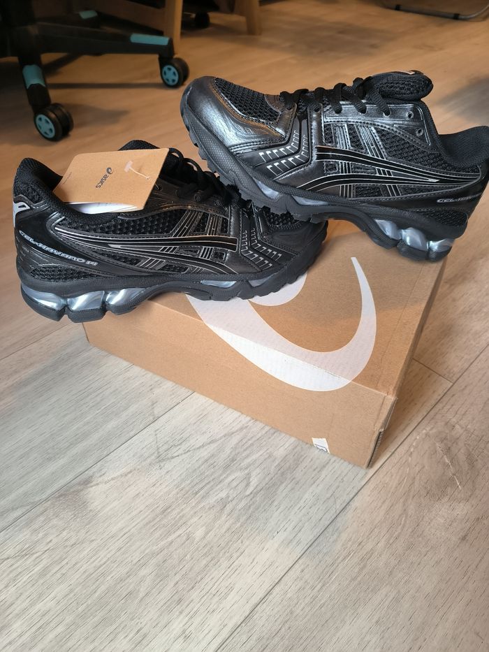 Asics gel Kayano noir et grise taille 43.5 neuve - photo numéro 2