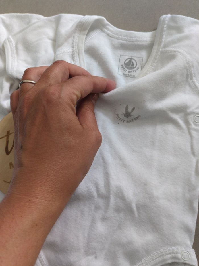 Lot 2 bodies 3 mois - photo numéro 4