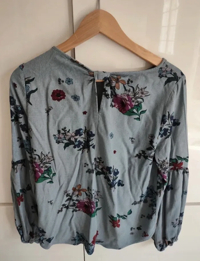 👕blouse fleurie gris - Yessica- très bon état général - taille 38 - photo numéro 11