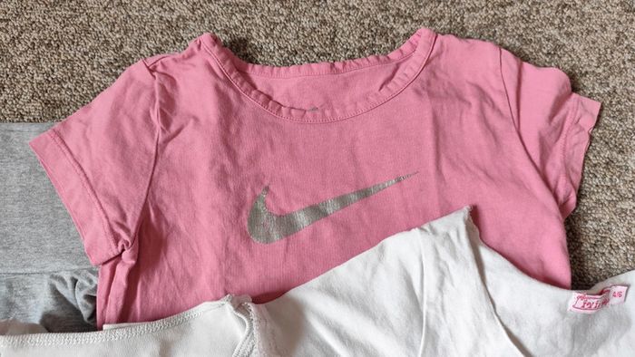 Lot 5 tee shirts état moyen - photo numéro 6