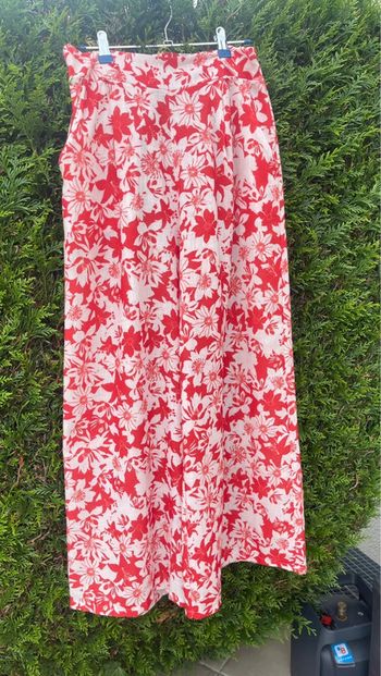 Pantalon large blanc et rouge orange