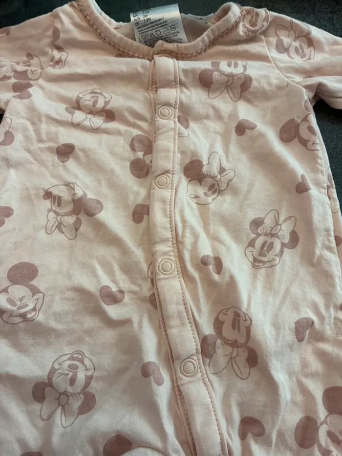 Pyjama Grenouillère rose clair Mickey Minnie Taille 1 mois - photo numéro 2