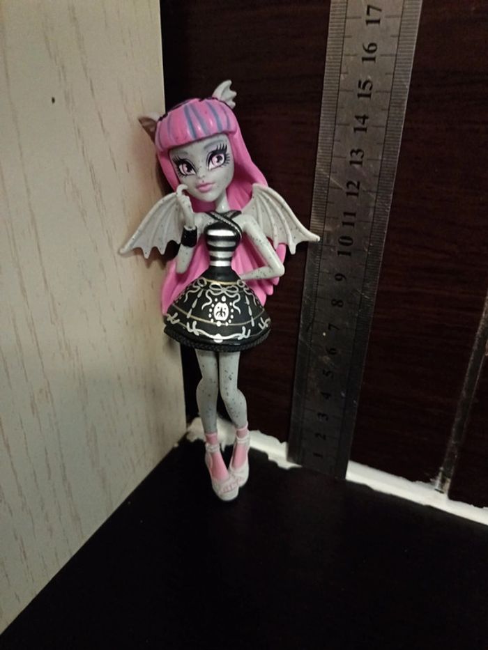 Figurine monster higt