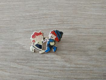 Broche des années 80