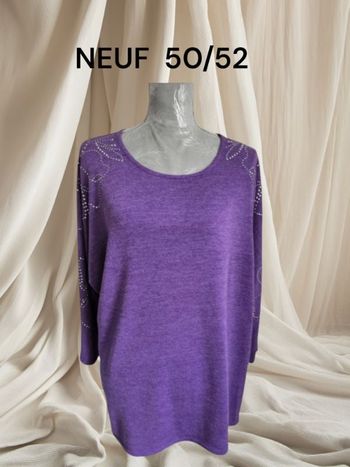 🌺  Je vous propose ce beau pull neuf 50 / 52        Violet avec perles collées argentés