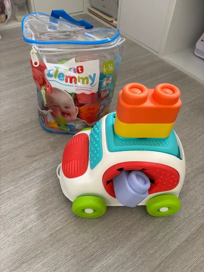 Voiture + Cubes Clemmy