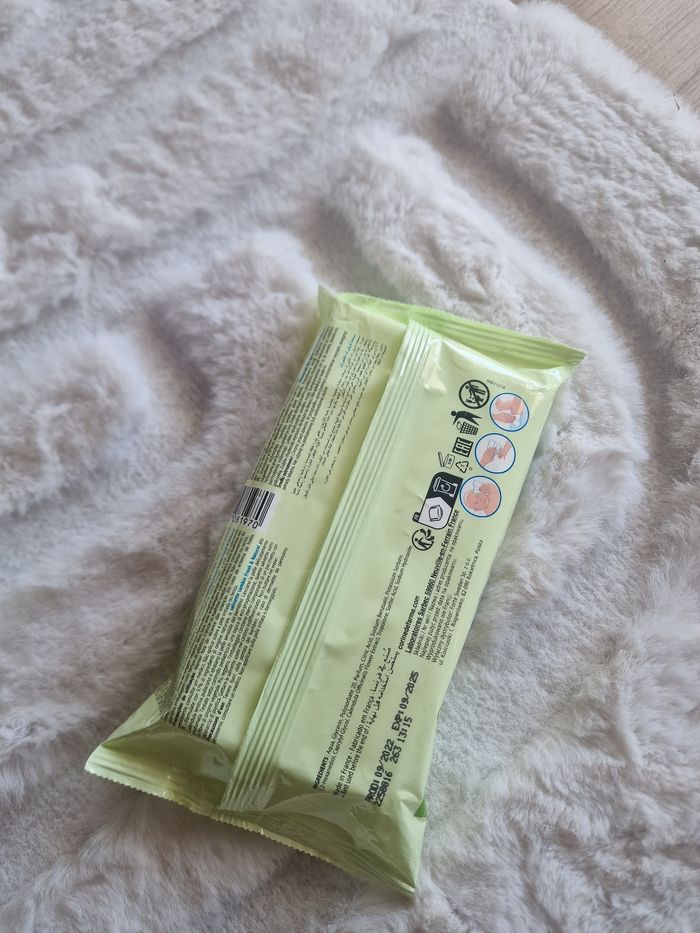 Lot de 4 paquets de 56  lingettes fresh&Natural - photo numéro 3