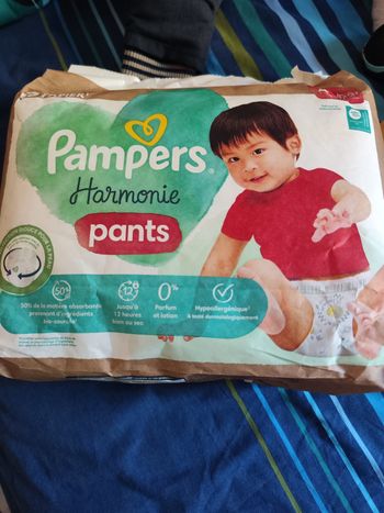 Couches Pampers harmonie pants taille 4 (9-15kg)