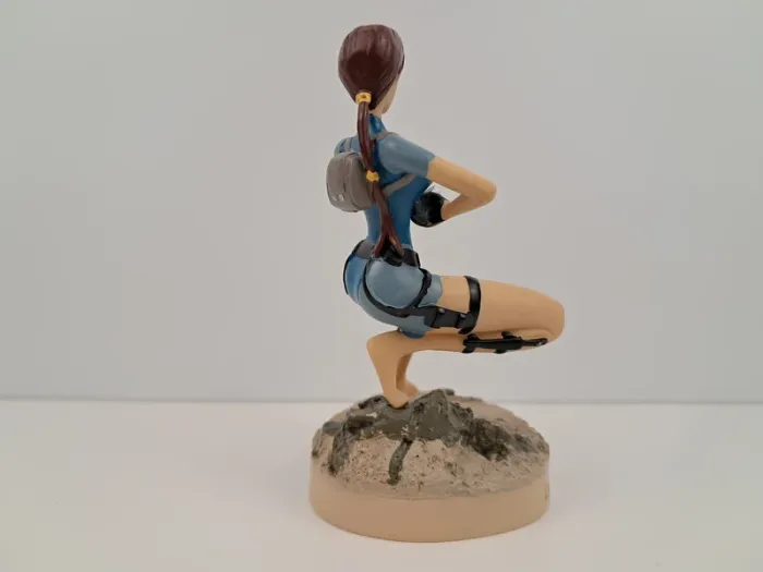 Figurine Tomb Raider Lara Croft - numéro 2 L'Ange des Ténèbres Prague - photo numéro 6