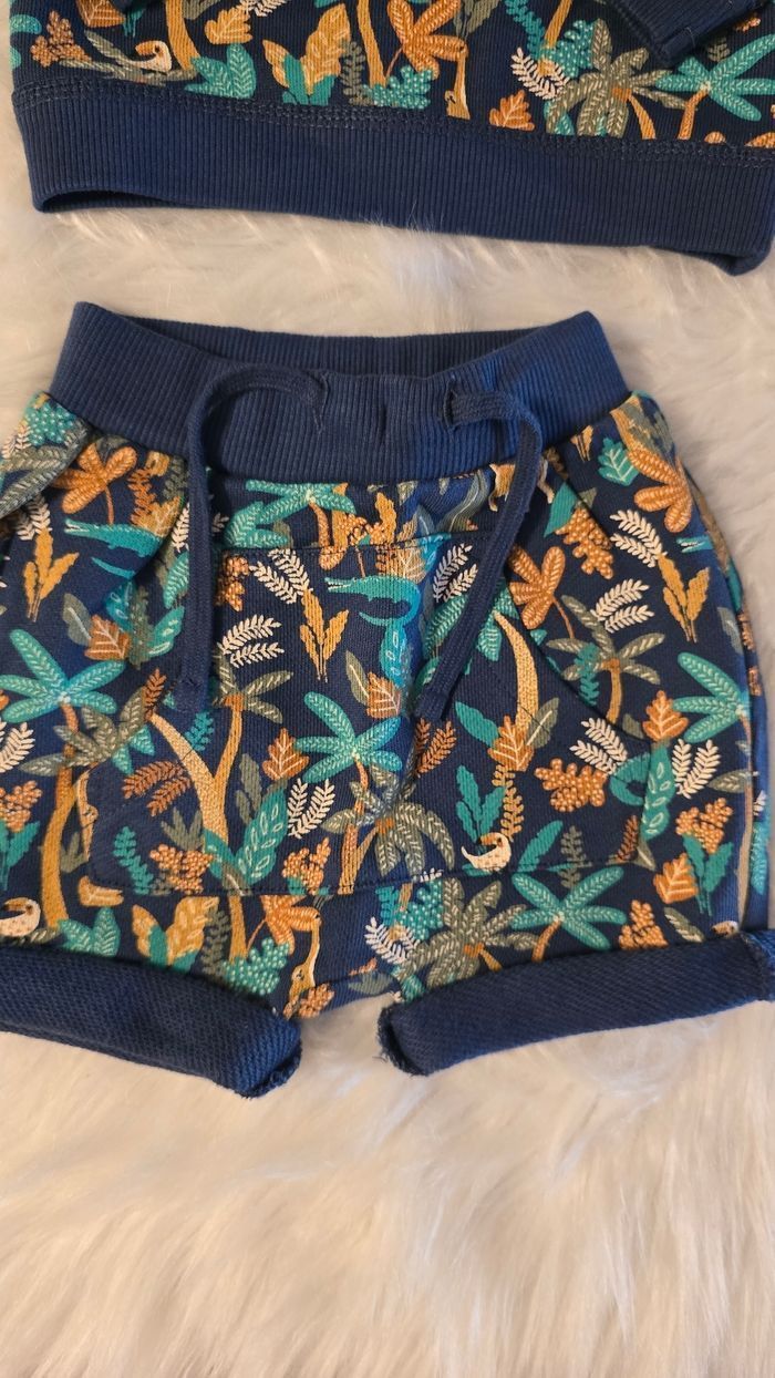 NEUF💙🤩😍 superbe ensemble sweat et short molleton 3 mois garçon 💙💙😍🤩 - photo numéro 4