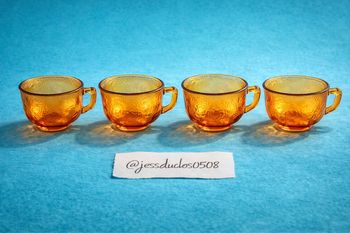 Lot de 4 tasses en verre ambré texturé – vintage Arcoroc