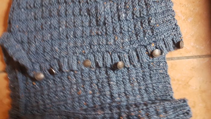 Gilet fait main hiver garçon 2 ans bleu - photo numéro 2