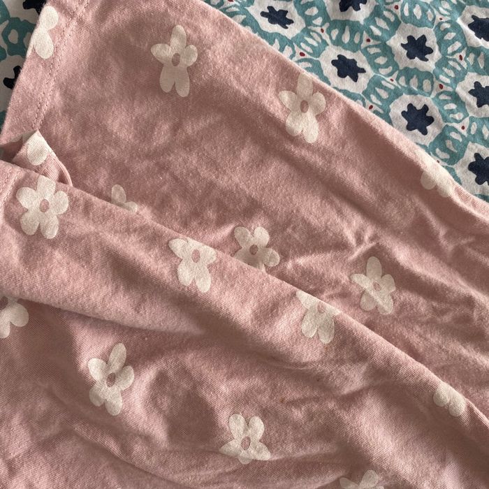 Robe fille rose pâle et fleurs - photo numéro 3