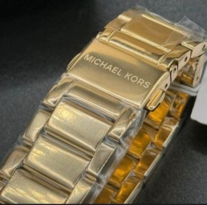 Montre Michael Kors dorée - photo numéro 7