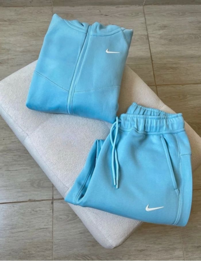 Ensemble nocta bleu