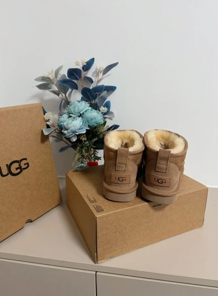 Uggs mini Taille 38 - photo numéro 4