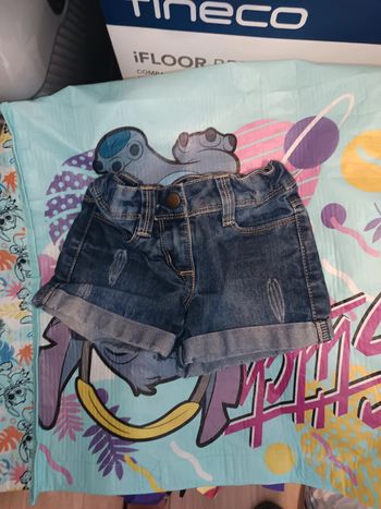 Short tape à l'oeil 3 ans