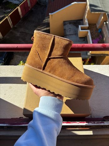 UGG Classic Ultra Mini Platform - Taille 37 - Neuves
