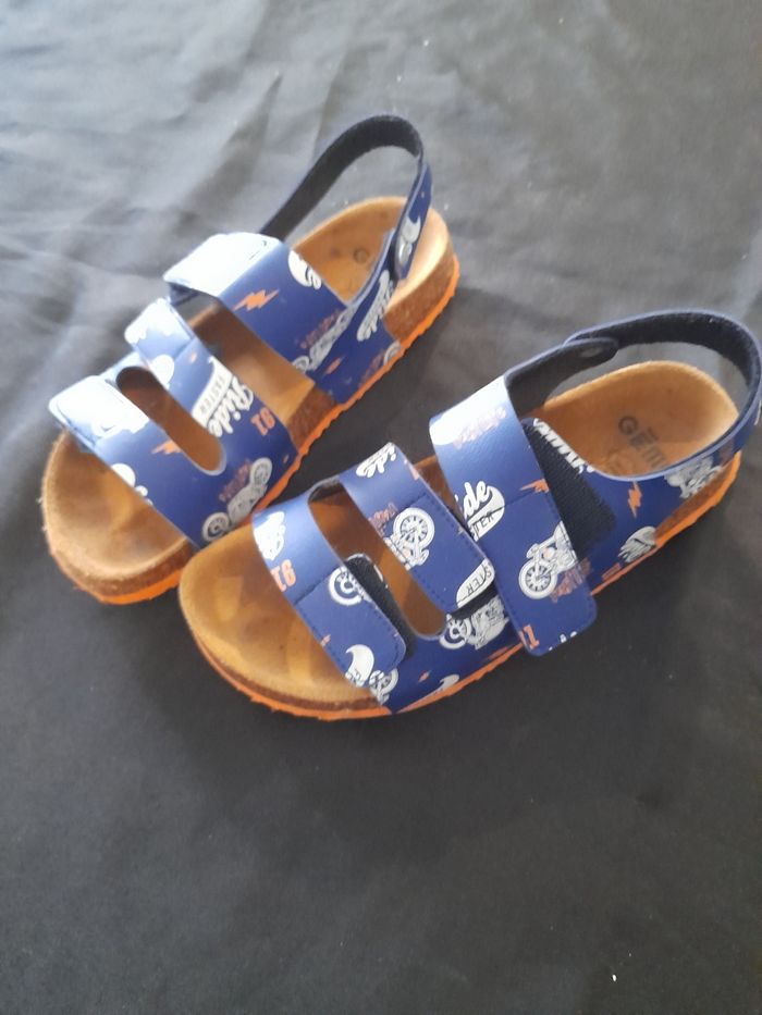 Sandales