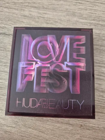 Palette love fest huda beauty