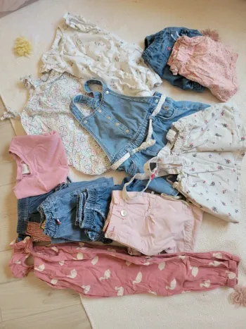 Lot vêtements fille 18m