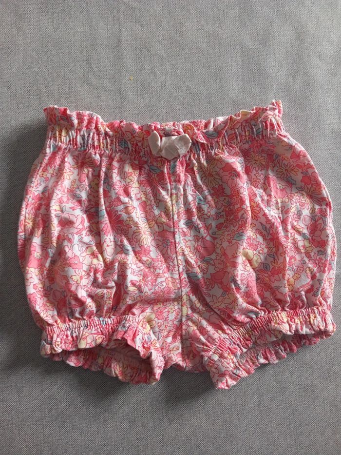 Short rose à fleurs 🌸 12-18 mois GAP très bon état