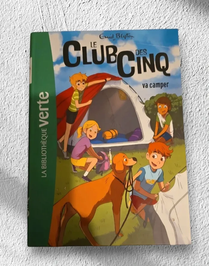 Livre clubs des cinq va camper