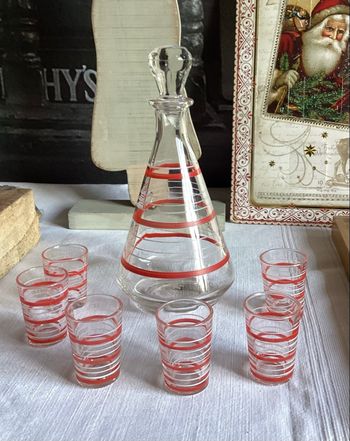 Carafe et 6 petits verres