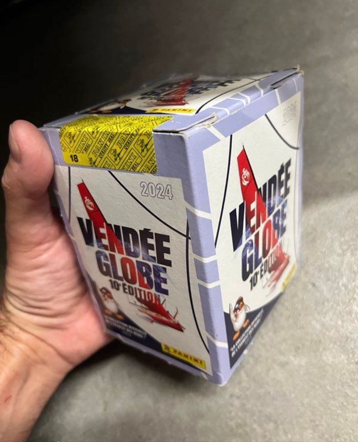 Boîte 36 sachets panini stickers VENDÉE GLOBE 2024