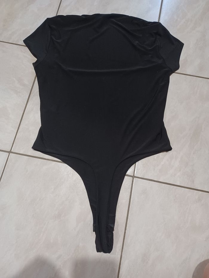 Body noir Boohoo - photo numéro 2