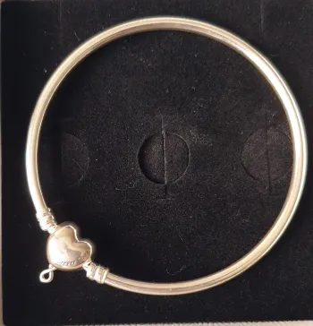 Jonc fermoir coeur infini t19 pandora neuf