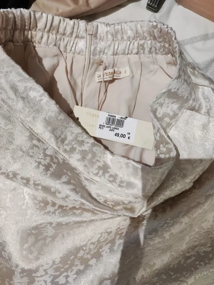 Jupe "La p'tite étoile" T.2 - beige irisé - Neuve - photo numéro 7