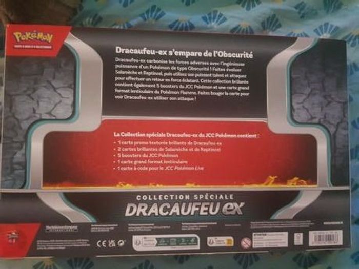 Coffret Pokemon Collection Spéciale Dracaufeu EX Neuf et scellé - photo numéro 2