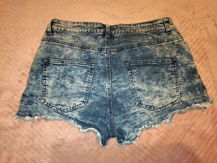 Short femme taille 42 - photo numéro 2